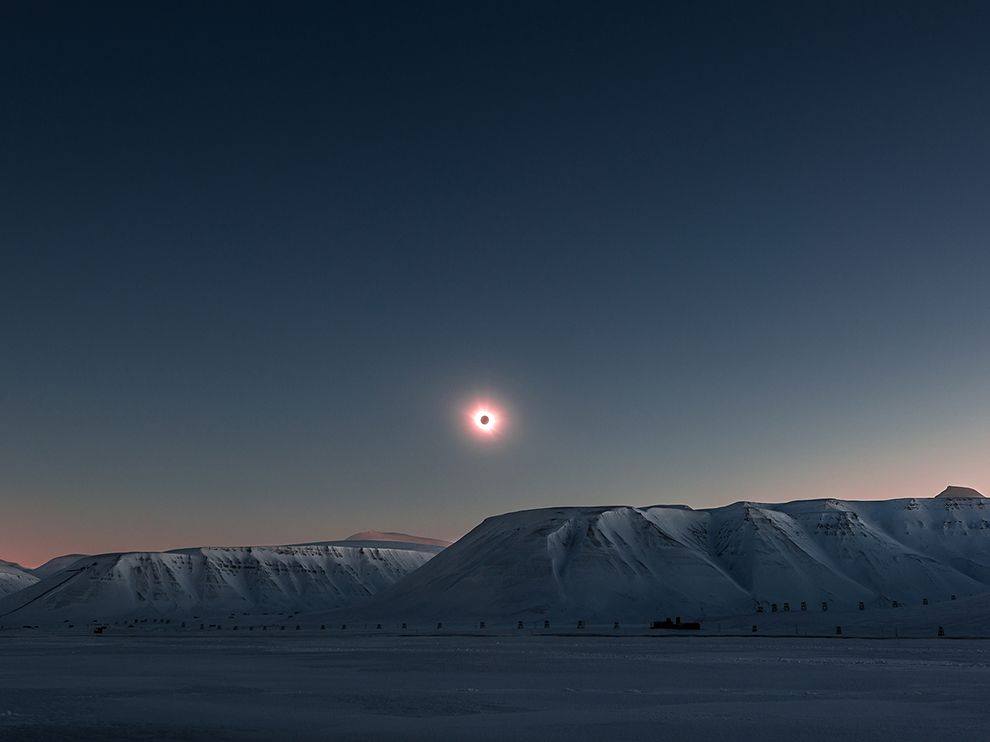 Eclissi totale sui ghiacci